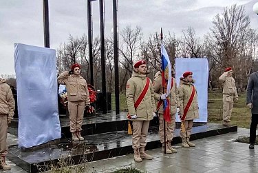 Памятник героям-землякам